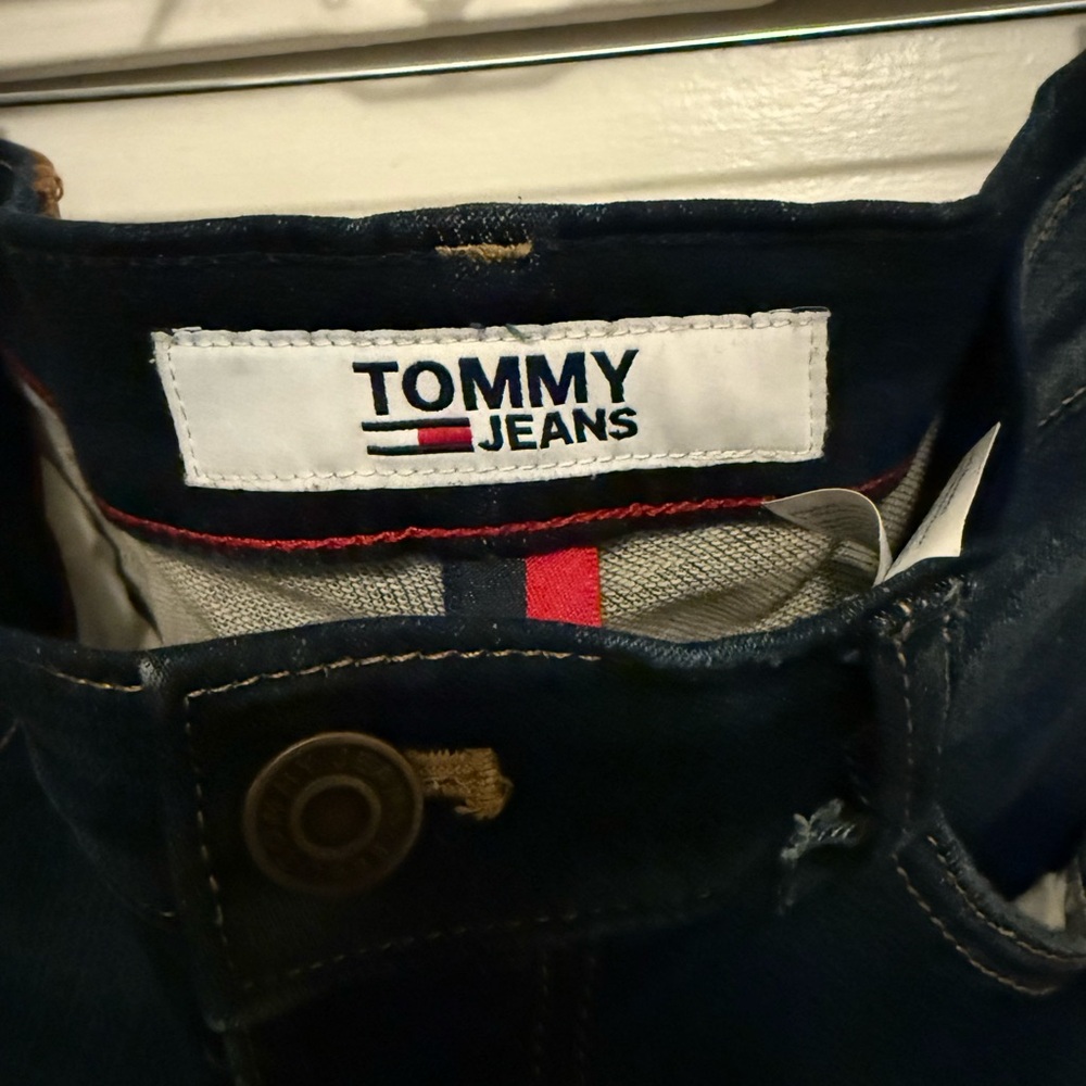 Tommy Hilfiger Men’s Blue Denim Shorts - Picture 4 of 5